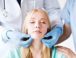 photodune-5497991-plastic-surgeon-or-doctor-with-patient-m-360x276